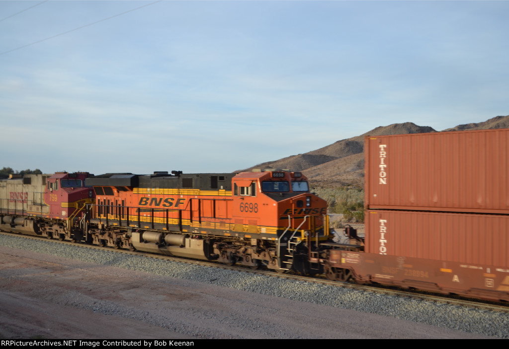 BNSF 6698